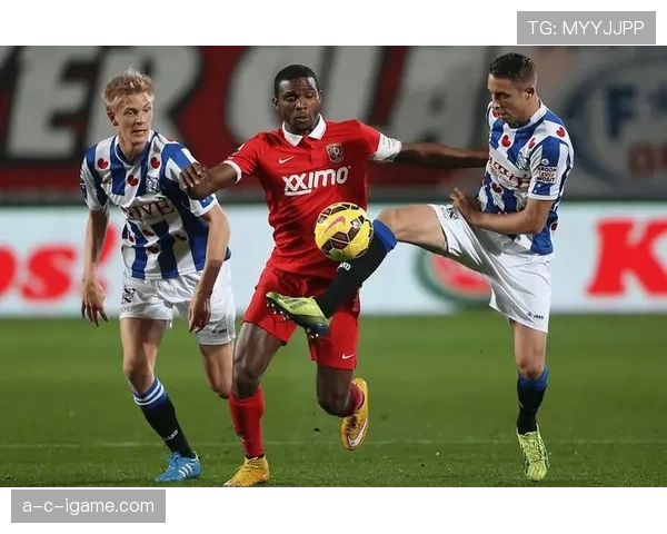 荷甲激战正酣，攻守均衡强队闪耀赛场