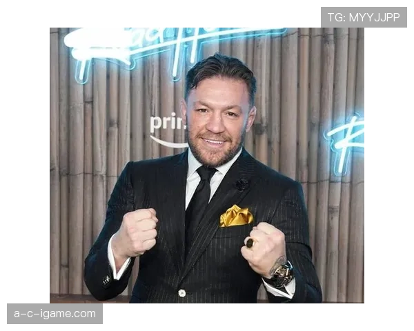 康纳麦格雷戈今天又穿得像夜店老板,打拳的时候怎么看都不像要回家吃饭的人啊 康纳麦格雷戈今天又穿得像夜店老板,打拳的时候怎么看都不像要回家吃饭的人啊